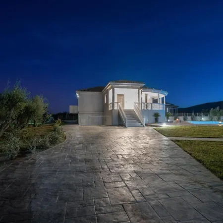 Dianthus With Private Pool In Zakynthos *