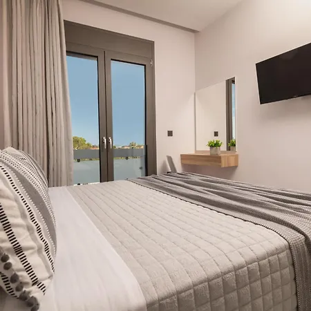 Dianthus With Private Pool In Zakynthos *