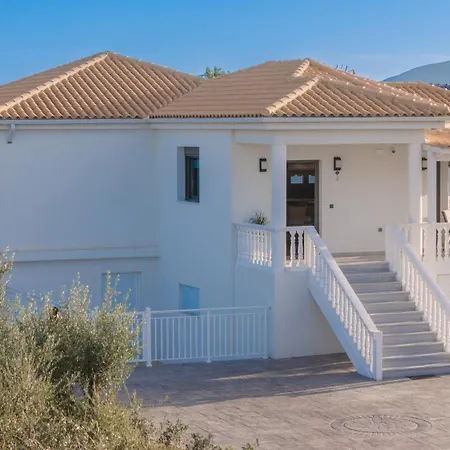 Dianthus With Private Pool In Zakynthos * Sarakinádhon