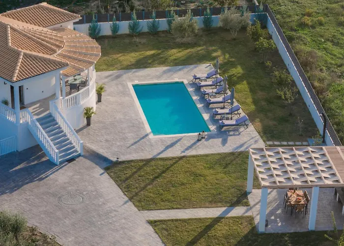 Dianthus With Private Pool In Zakynthos Villa Sarakinádhon